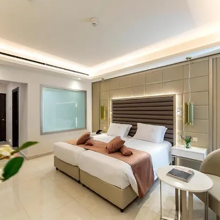 The Healthy Stay-padel, Pool&fitness أيا نابا
